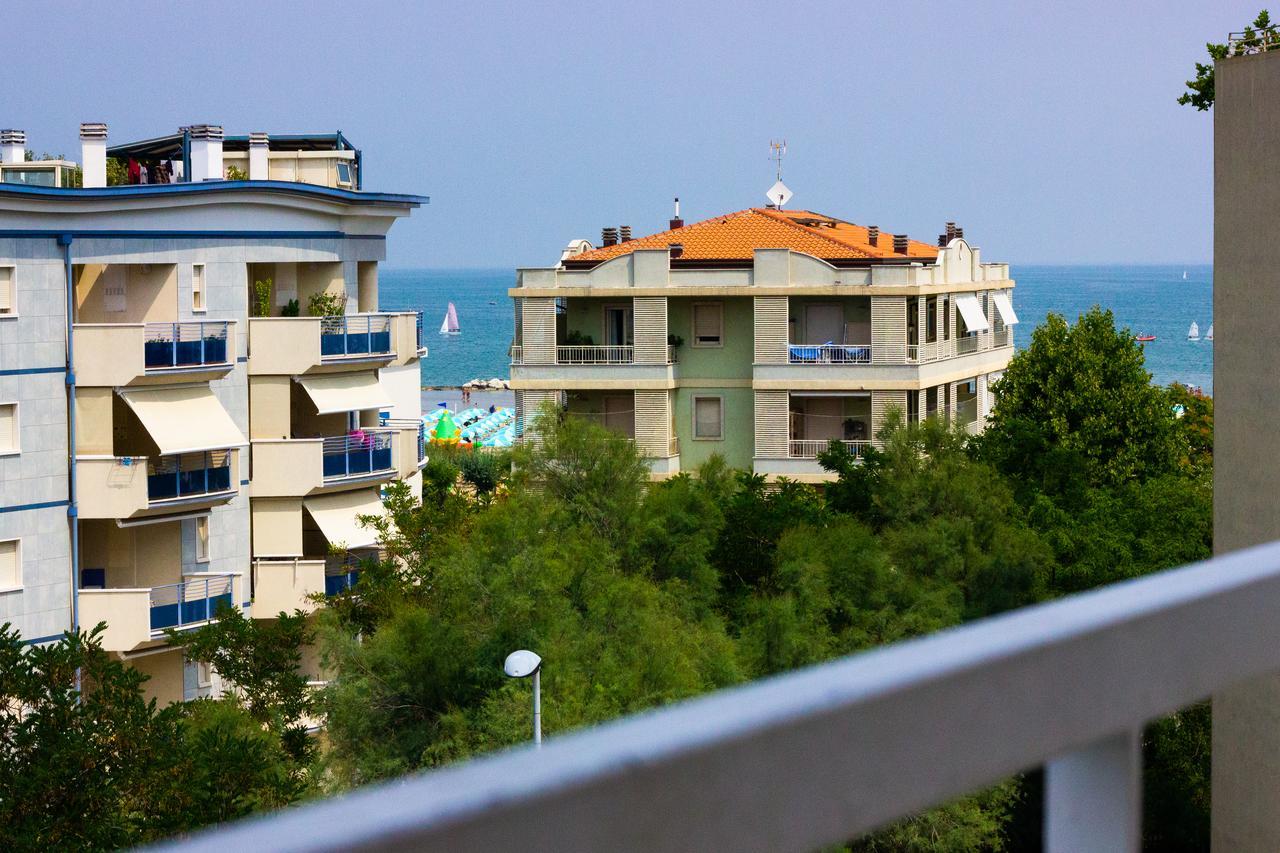 Hotel Bahama Rimini Esterno foto