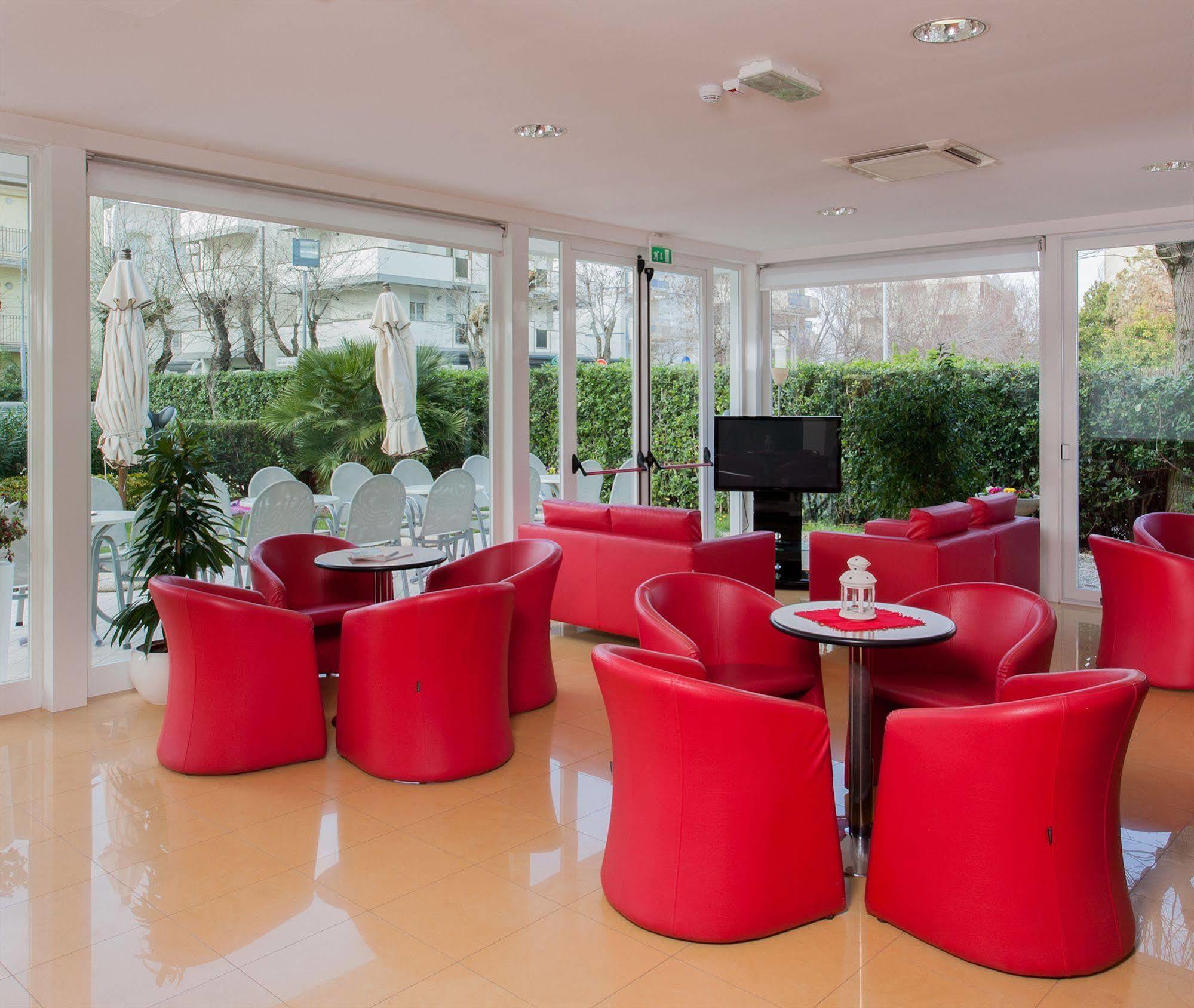 Hotel Bahama Rimini Esterno foto