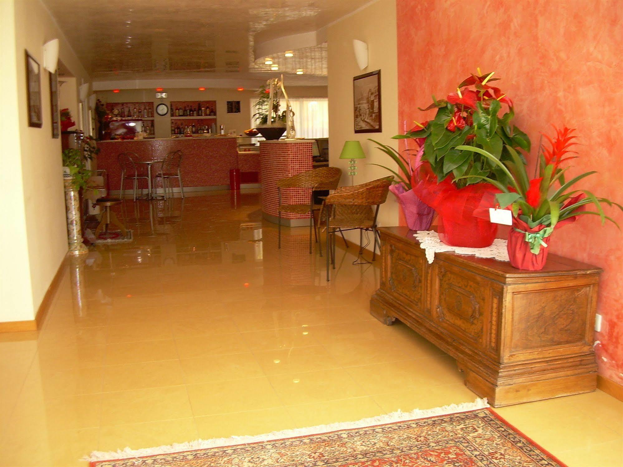 Hotel Bahama Rimini Esterno foto