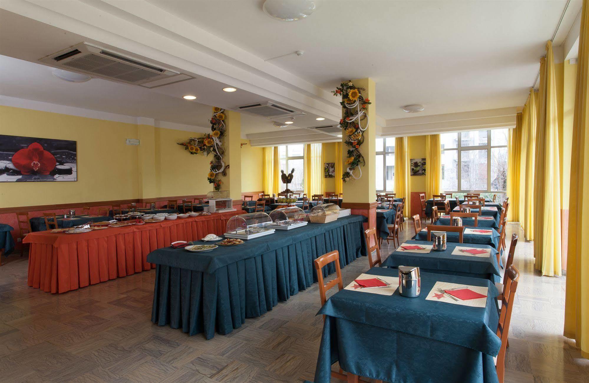 Hotel Bahama Rimini Esterno foto